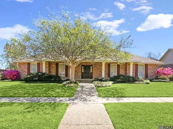 318 W Woodstone Ct, Baton Rouge, LA 70808