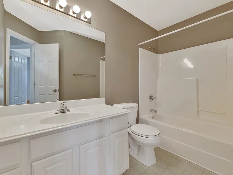 4923 Farmstead Ct — Photo 23
