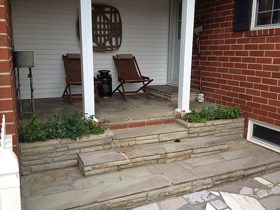 porch between garage/kitchen