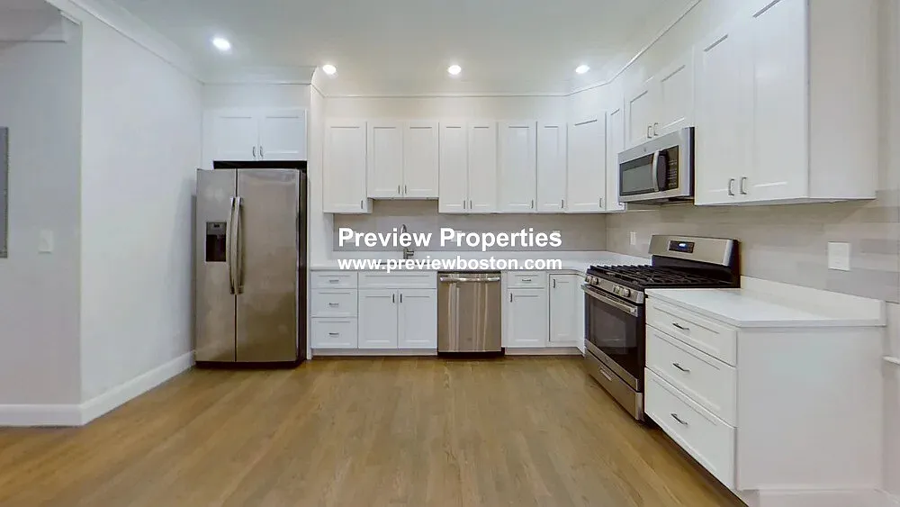 3 bed, 2.5 bath, 1500 sqft, $4,750 — Photo 2
