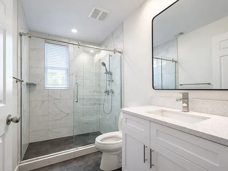 3809 S Lowe Ave #2R — Photo 3