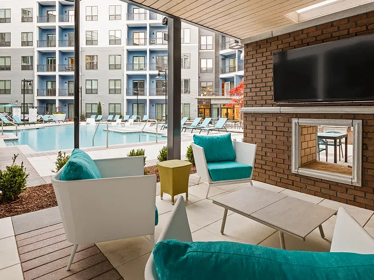 Poolside Lounge
