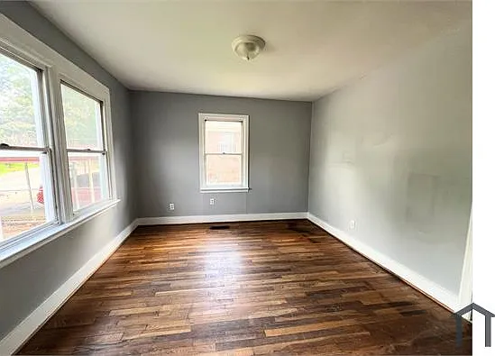 5219 Court G — Photo 5