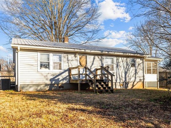 5971 Beckner St, Winston Salem, NC 27103