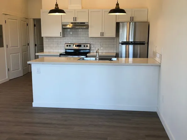 Parkway Commons, 10 & 12 S Parkway Ave #201, Battle Ground, WA 98604