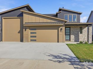 7818 Flathead Lake St, Eagle, ID 83616