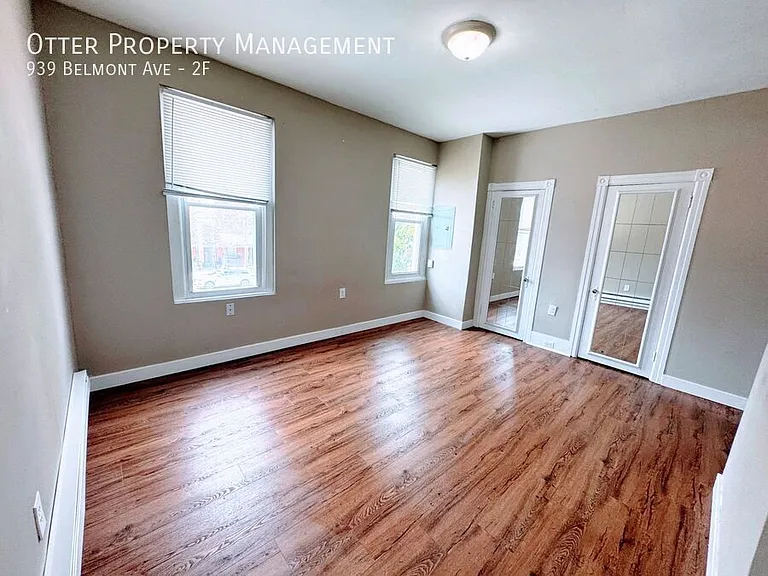 939 Belmont Ave #2F — Photo 3