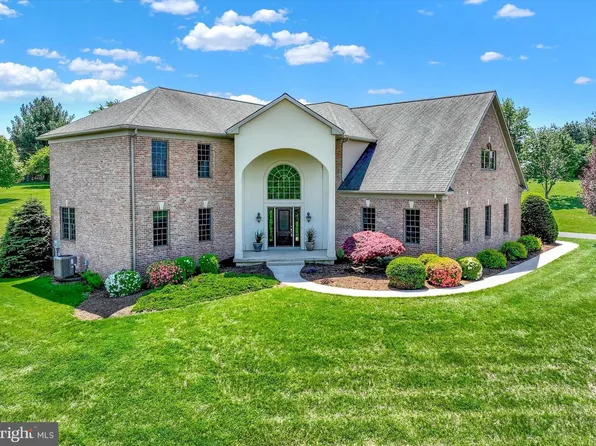 750 Rydell Dr, Dallastown, PA 17313