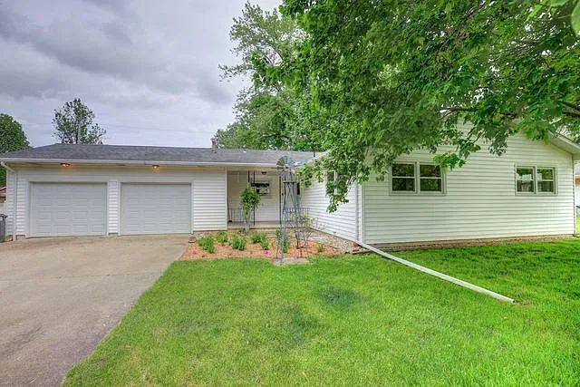 406 Tempa Dr photo 1