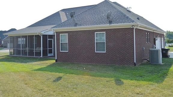 3rd image of 5717 Drakewick Dr
