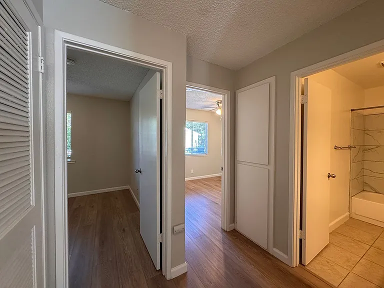 1324 G Street — Photo 11