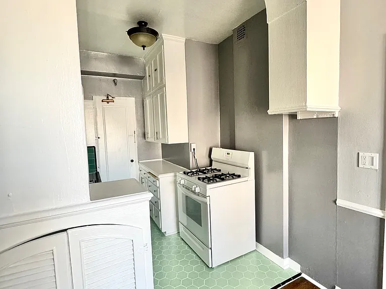 La Leyenda Apartments — Photo 40