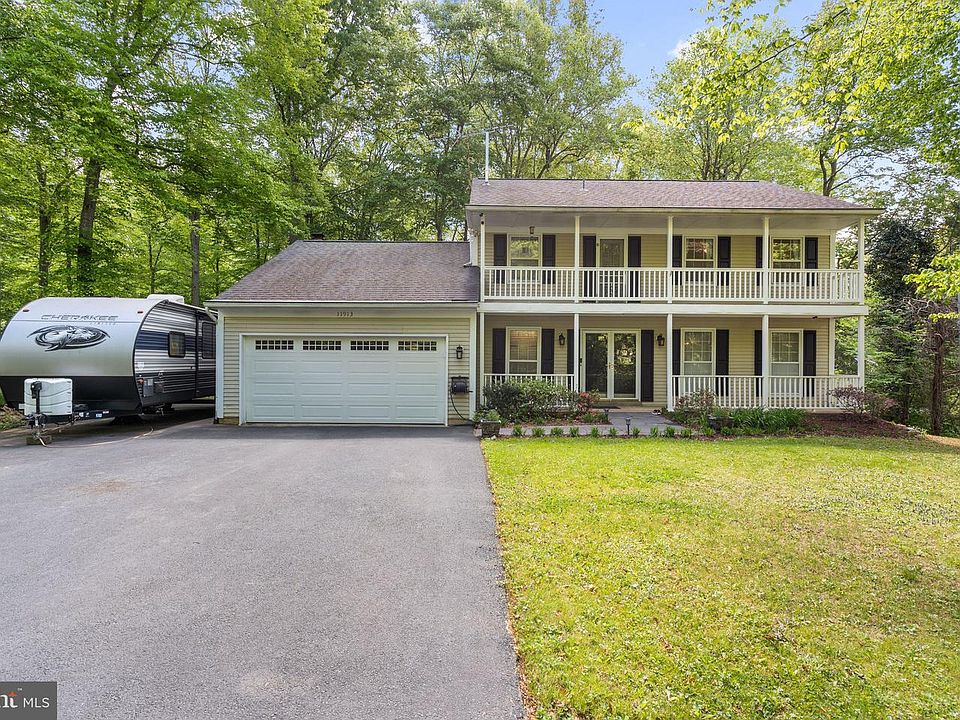 1st image of 11913 Falling Creek Dr