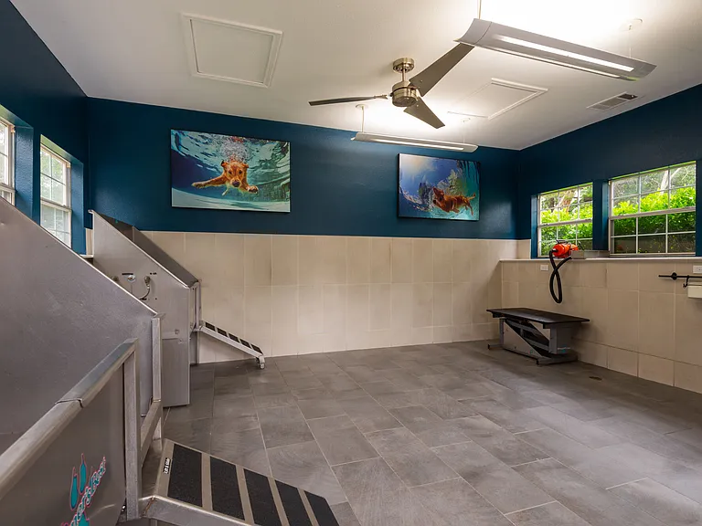 12100 Metric Blvd — Photo 21