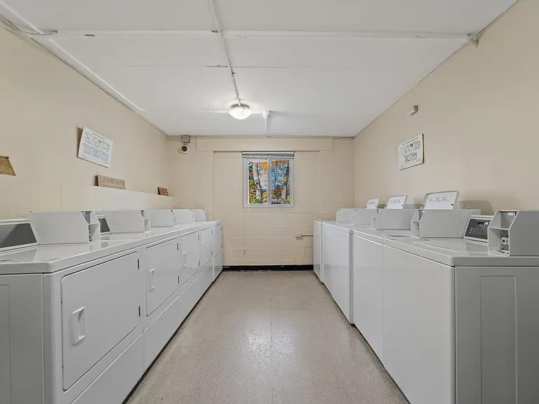 3540 Peter St — Photo 18
