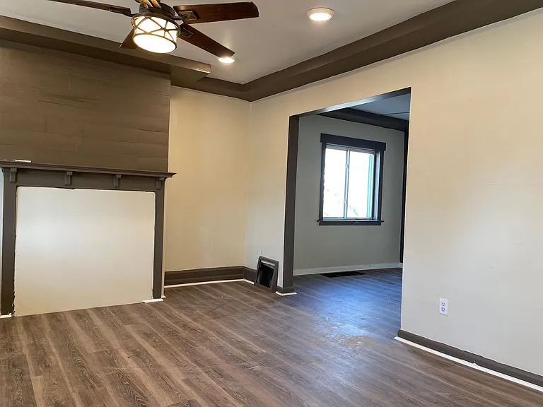 2528 Parkwood Ave — Photo 9