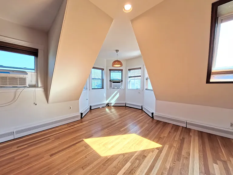 185 Davis Ave #8 — Photo 6