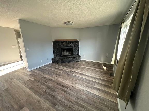 2nd image of 530 Carin Pl #1
