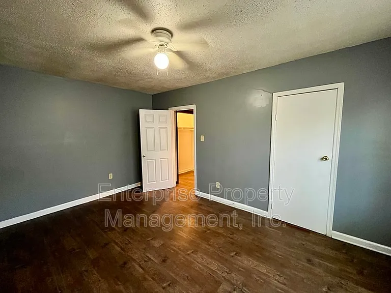 1922 Saint Elmo Ave — Photo 14