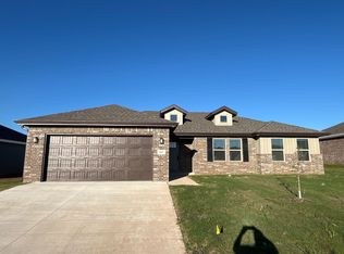947 N Labrador Ave, Republic, MO 65738