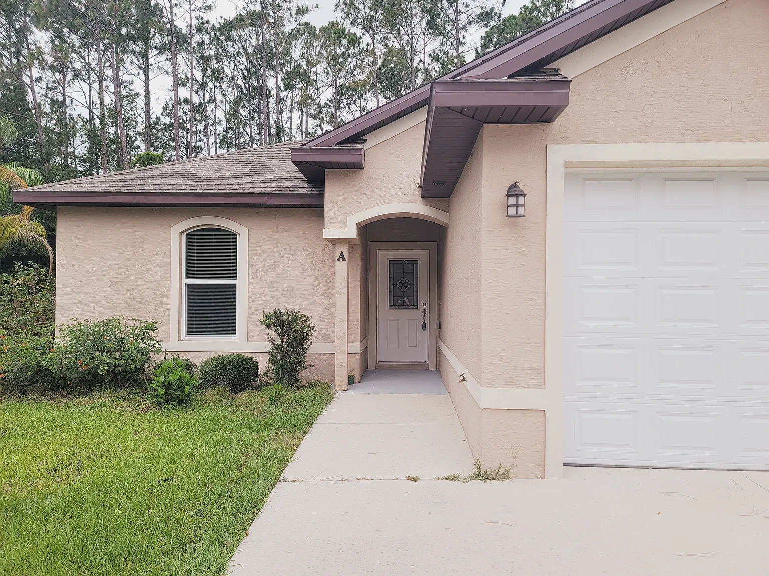 3 bed, 1200 sqft, $1,610 — Photo 1