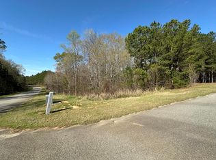 1048 Pine Point Ln, Tignall, GA 30668