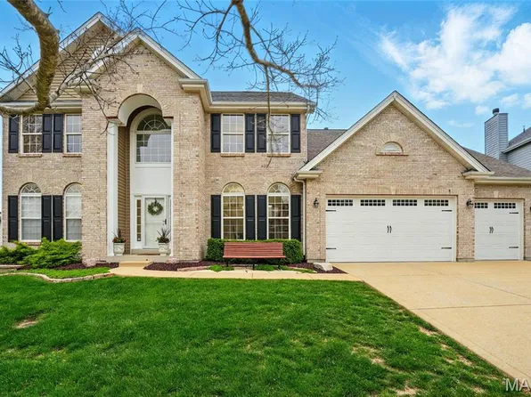 17722 Westhampton Woods Dr, Chesterfield, MO 63005
