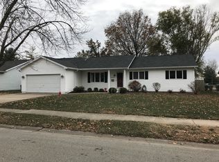 2620 Manchester Dr, Springfield, IL 62704