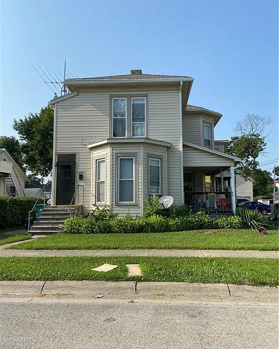 1st image of 409 W Jefferson St