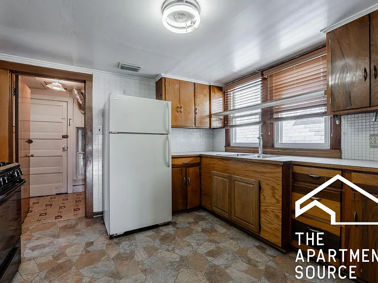 1334 W Barry Ave #3 — Photo 1