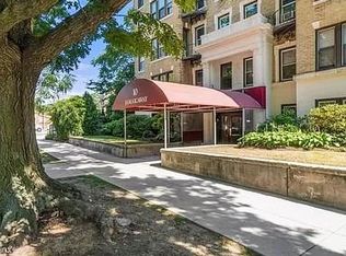 10 Jamaicaway Ct, Boston, MA 02130