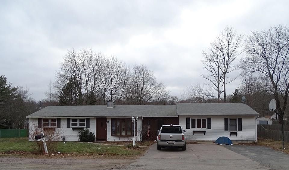 18 St, Plainville, MA 02762 Zillow