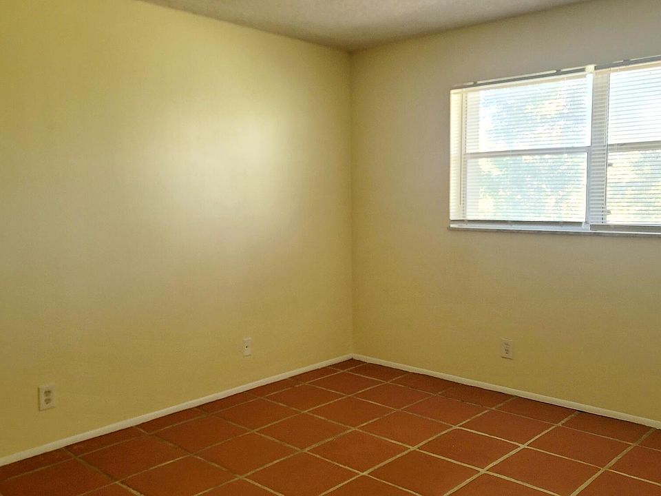 1st image of 7911 Colony Cir N APT 305