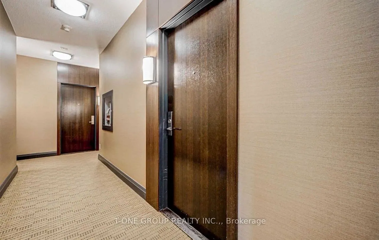 57 Upper Duke Cres — Photo 2