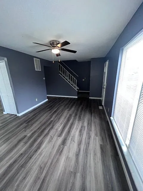 3 bed, 1.5 bath, 1200 sqft, $1,580 — Photo 4