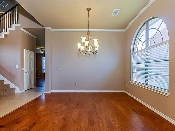 2nd image of 8950 Commonwealth Dr