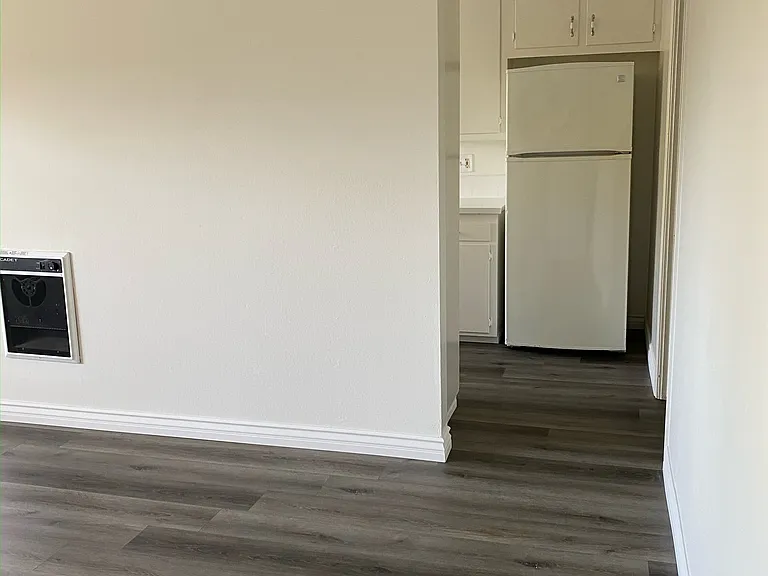 Coast Apts — Photo 5