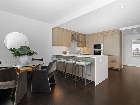 4th image of 150 Seaport Blvd Unit 11C