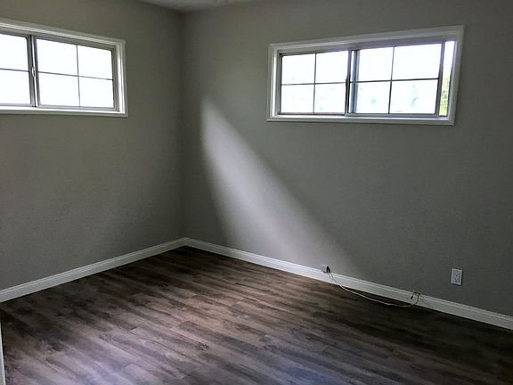 4th image of 309 N Herrin St