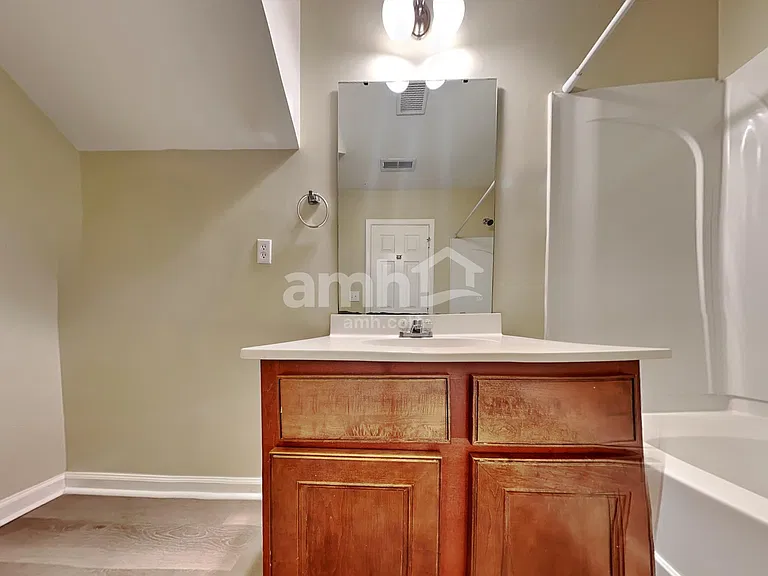 5034 Ballantine Dr — Photo 15