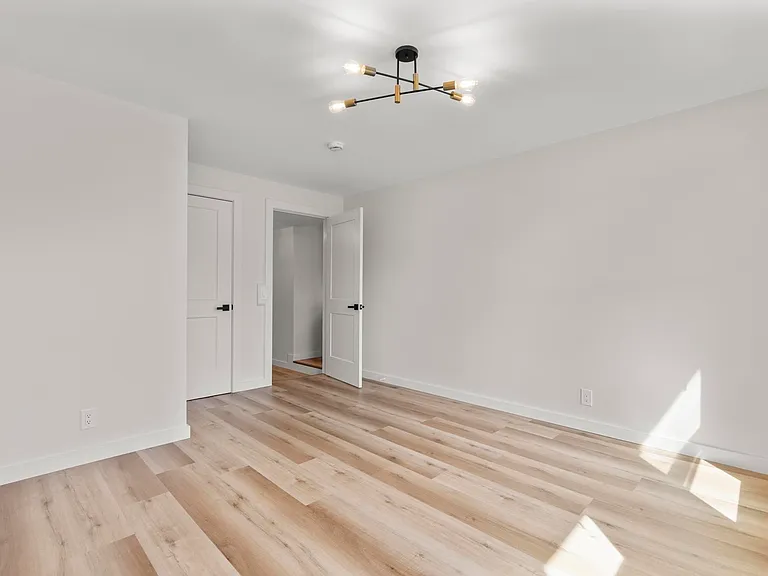 425 N Main St #16 — Photo 14