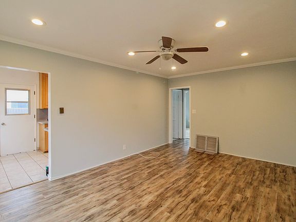 2nd image of 2512 Armour Ln