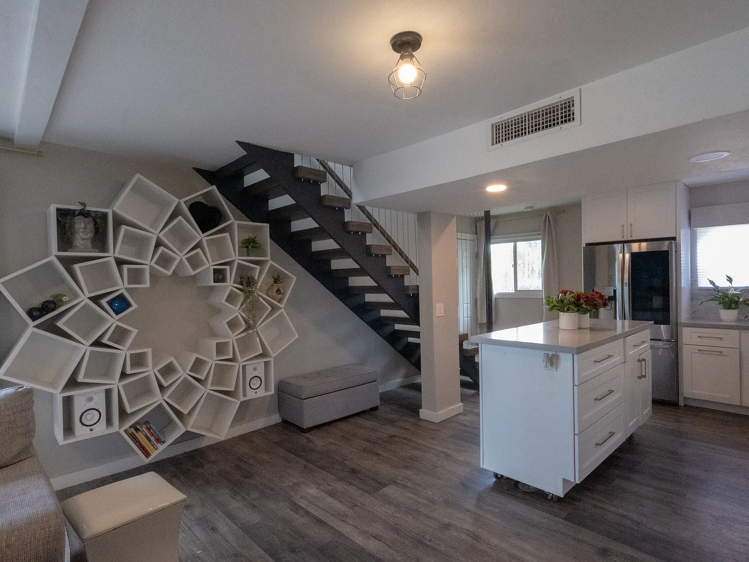 2 bed, 1.5 bath, 925 sqft, $2,350 — Photo 2