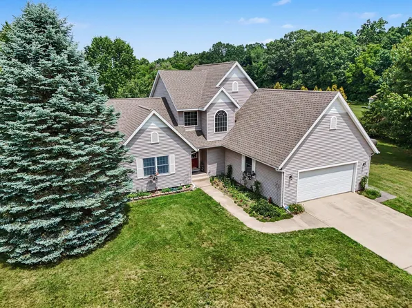 17704 Moorepark Rd, Three Rivers, MI 49093