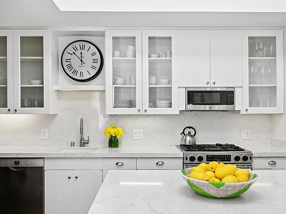 5th image of 161 Lagunitas Road