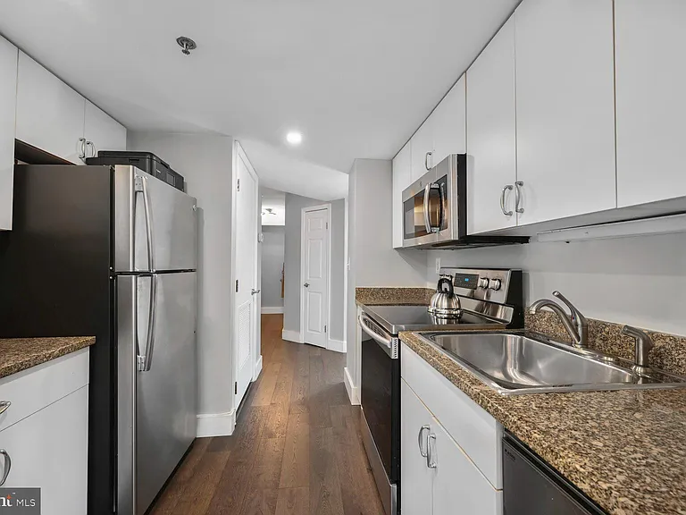 601 Pennsylvania Ave NW #610 — Photo 9