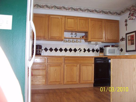 The kitchen with slide out shelves!