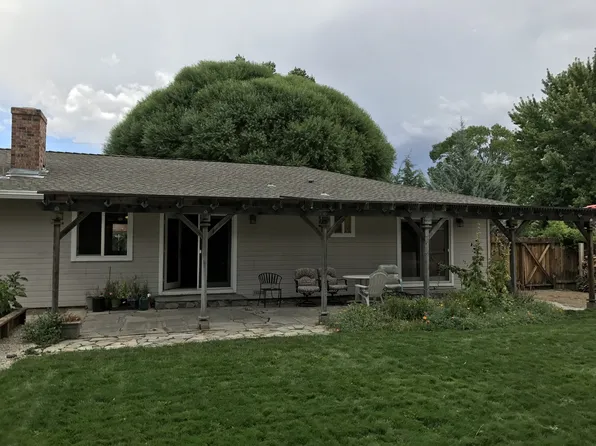 1668 County Rd, Minden, NV 89423