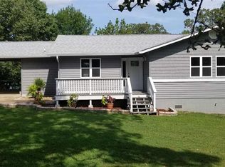 157 W Lakeshore Dr, Cherokee Village, AR 72529