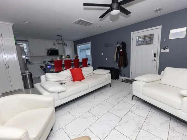 4315 Cornell St, Houston, TX 77022